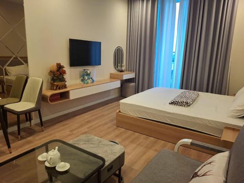 Bed, Living room