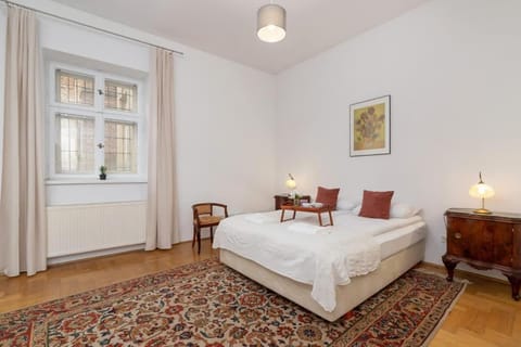Seating area, Bedroom