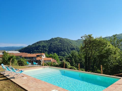 Le Case di Rosie, Tuscan Mountain View House, Pool Apartment in Province of Massa and Carrara