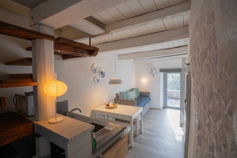 Le Case di Rosie, Tuscan Mountain View House, Pool Apartment in Province of Massa and Carrara