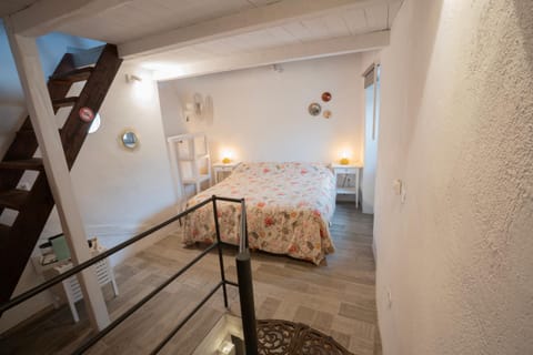 Le Case di Rosie, Tuscan Mountain View House, Pool Apartment in Province of Massa and Carrara