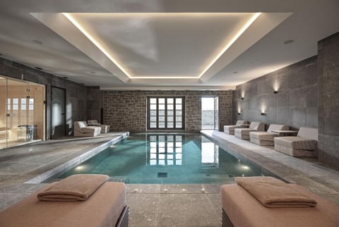 Swimming pool, Swimming pool