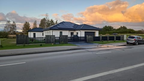 Property building, Street view