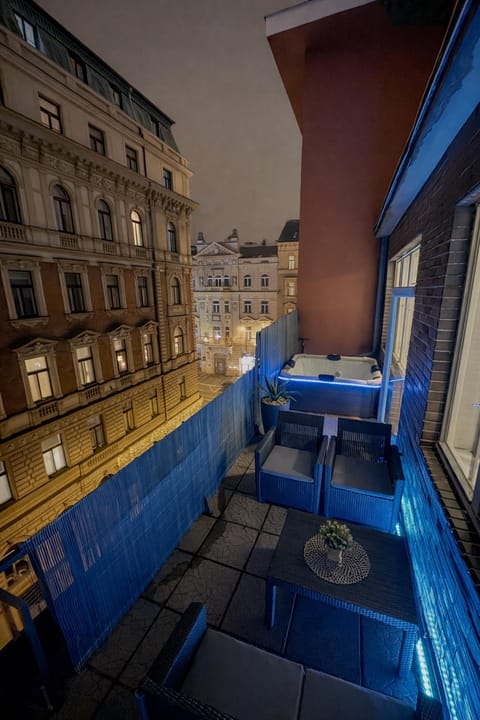 Night, Hot Tub, View (from property/room), Balcony/Terrace
