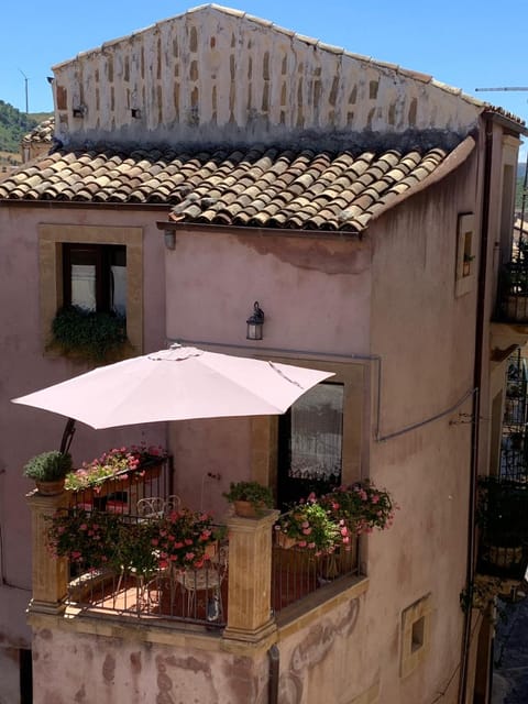 Property building, Balcony/Terrace