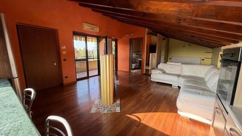 Living room, Photo of the whole room