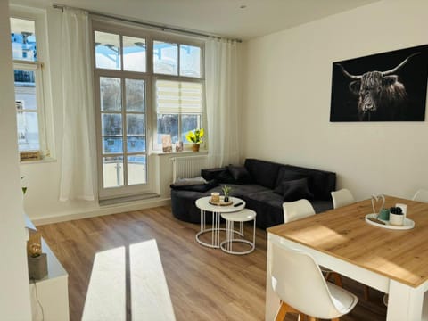 Living room, Food