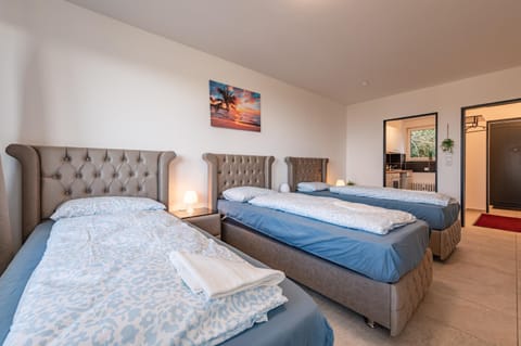 Bed, Photo of the whole room, towels