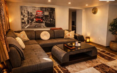 TV and multimedia, Living room, Seating area