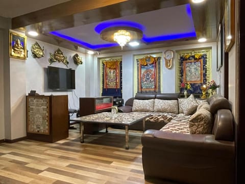 TV and multimedia, Seating area, Internal: Not applicable to any particular room