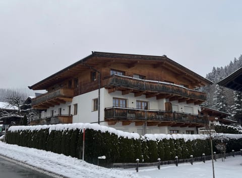 Property building, Winter