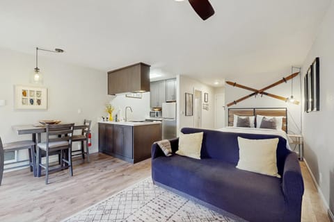 Cozy Kings Run Condo Hotel in Tahoe Vista