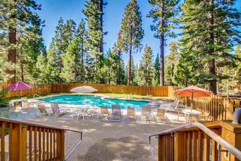 Cozy Kings Run Condo Hotel in Tahoe Vista
