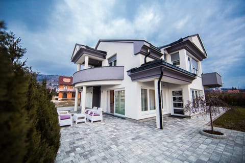 Patio, Balcony/Terrace