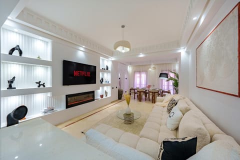 TV and multimedia, Living room, Seating area