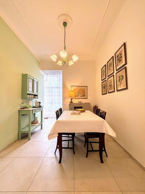 Kitchen or kitchenette, kitchen