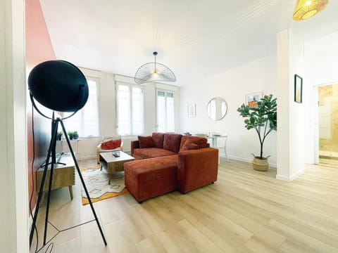 Living room, pet friendly