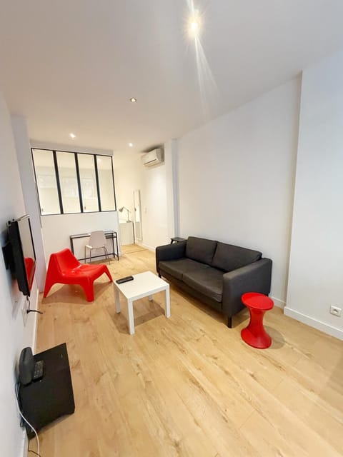 Living room, Decorative detail, Seating area