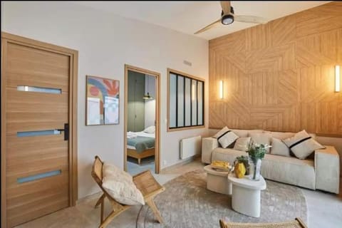 Bed, Living room, Photo of the whole room, Seating area, Bedroom, wardrobe