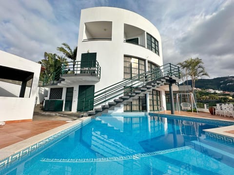 Property building, Mountain view, Swimming pool