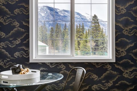 Seating area, Mountain view