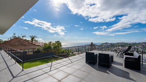 View (from property/room), Balcony/Terrace, Mountain view, Sea view