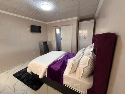 New Dawn Guest House Bed and Breakfast in Cape Town
