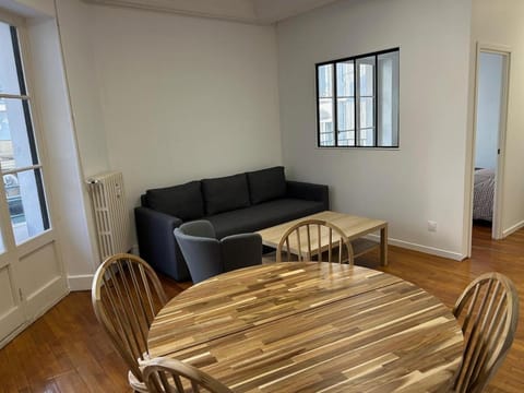 Appartement hypercentre avec balcons Apartment in Chambery