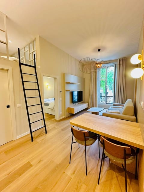 TV and multimedia, Dining area