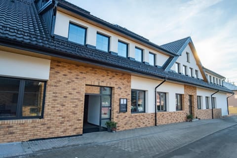 Property building, Day, Neighbourhood, Street view