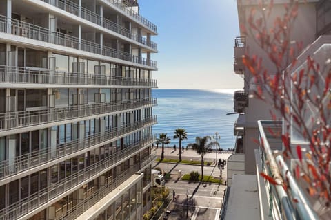 Day, View (from property/room), Balcony/Terrace, City view, Sea view