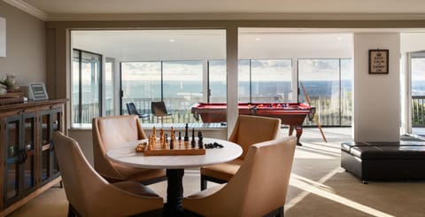 Stunning View Estate with Pool & Game Room House in La Mesa