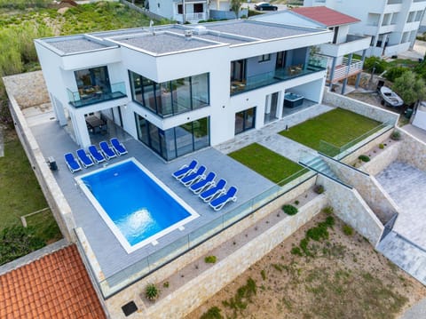 Balcony/Terrace, Swimming pool