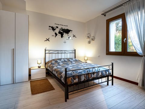 Bed, Photo of the whole room, Bedroom, wardrobe