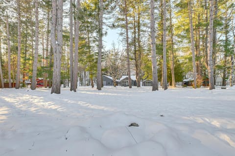 Sturgeon River Gem! Outdoor recreation galore House in Indian River