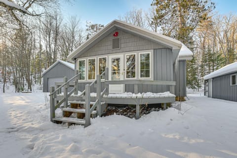 Sturgeon River Gem! Outdoor recreation galore House in Indian River
