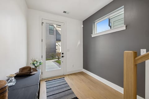 SteelyNash - Pittsburgh Grit meets Nashville Twang House in Nashville