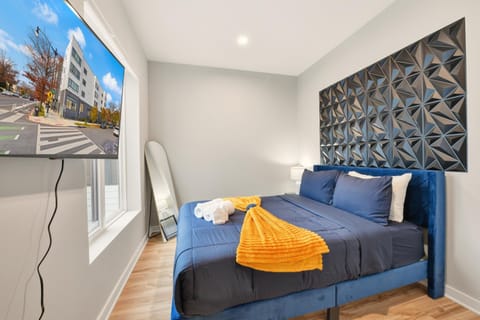 Property building, Bed, Bedroom, towels