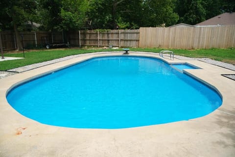 Relaxing Norman Stay 5 Min to OU Pool Access House in Norman