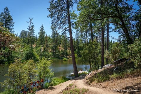 Cedar Springs Retreats Campground/ 
RV Resort in Sierra Nevada