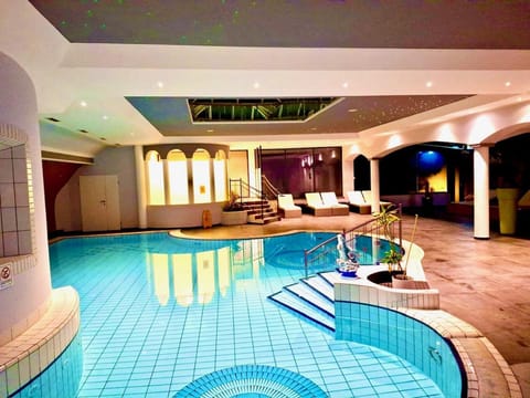 Sauna, Steam room, Spa and wellness centre/facilities, Swimming pool
