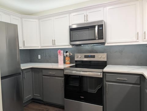 Movie Night Retreat I Hot Tub I Games I Theater Villa in Murfreesboro