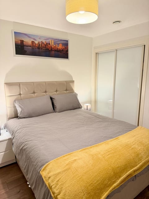 2 Bed Apartment, Free Parking, Broad St Bham City Centre, Sleeps 4 Apartment in Birmingham