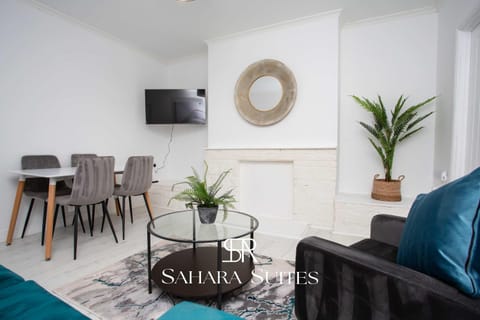 TV and multimedia, Living room, Seating area, Dining area, Evening entertainment