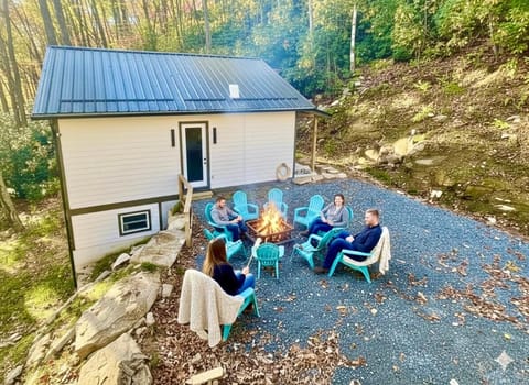 Creekside Guest House Mountains & Relax to the soothing sound of the creek House in Mills River