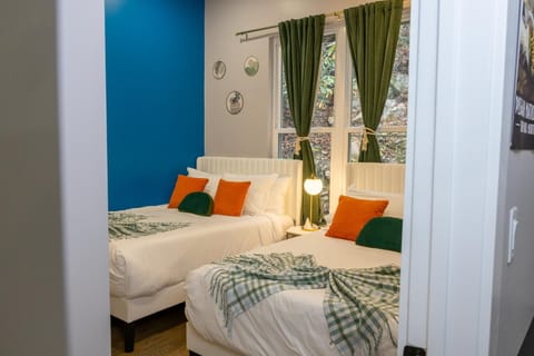 Creekside Guest House Mountains & Relax to the soothing sound of the creek House in Mills River