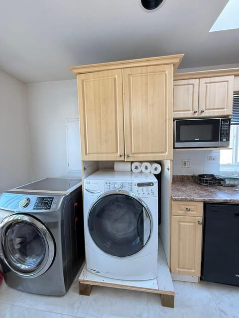 Cozy Private Room near Langara College Skytrain Station Bed and Breakfast in Vancouver