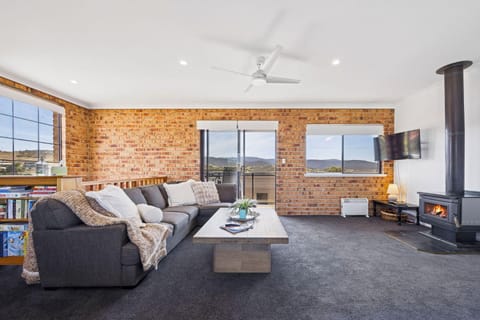TV and multimedia, Living room, fireplace