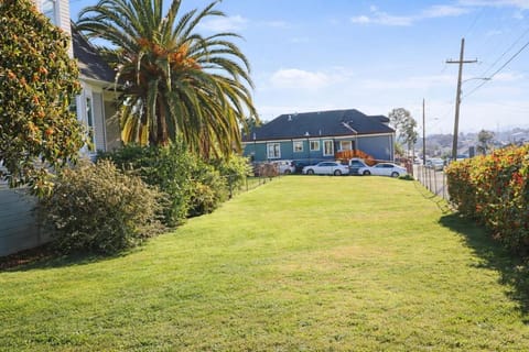 Spacious 4-Bed- Sleeps 8 - Family Friendly House in Alameda