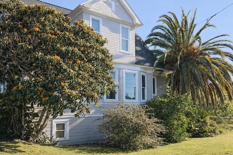 Spacious 4-Bed- Sleeps 8 - Family Friendly House in Alameda